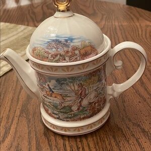 Windsor White Ceramic Teapot